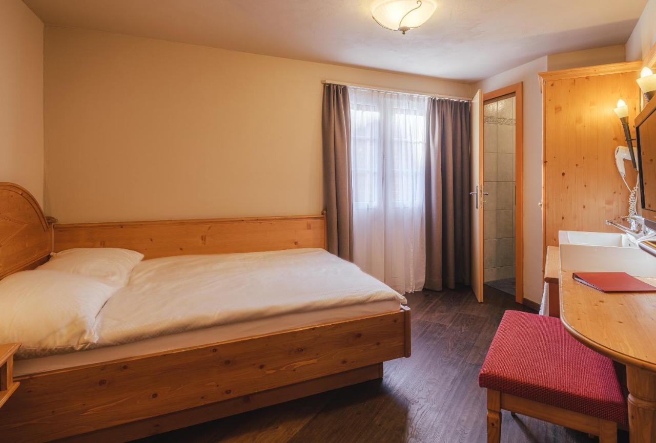 Guesthouse By The Rex Церматт Номер фото